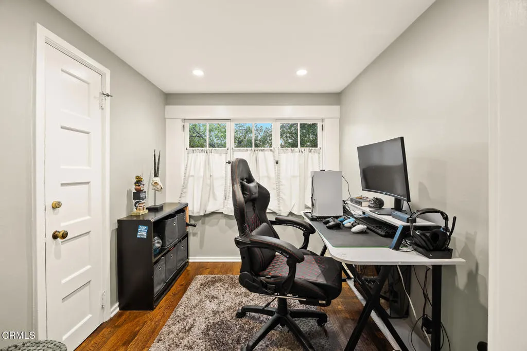 Additional image 118 of 555 Meadow Grove Street, La Canada Flintridge, CA 91011
