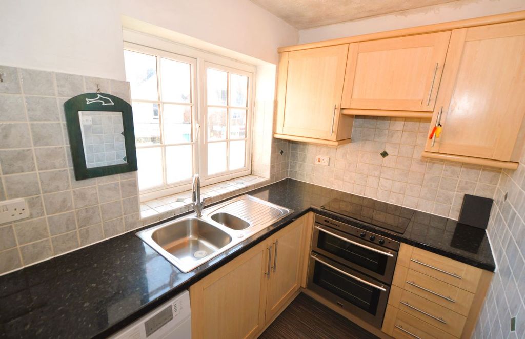 Additional image 5 of 1 bed flat for sale31A High Street, Bagshot, Surrey GU19