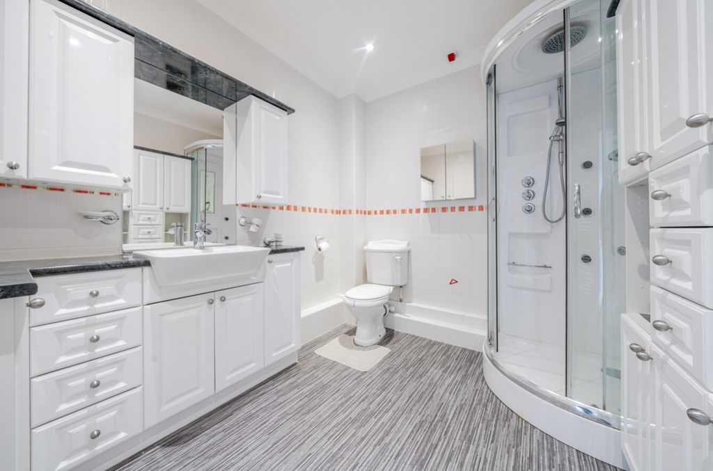 Additional image 9 of 2 bed flat for saleBriar Lane, Grimsby, Lincolnshire DN33