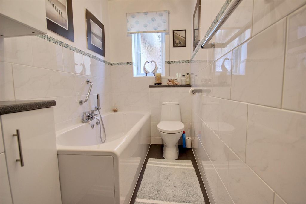 Additional image 13 of 2 bed flat for saleLong Lane, Beverley HU17