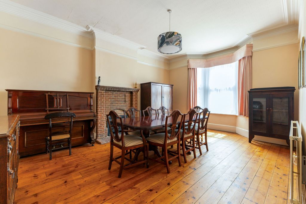 Additional image 4 of 4 bed detached house for saleAnstey Road, Alton GU34