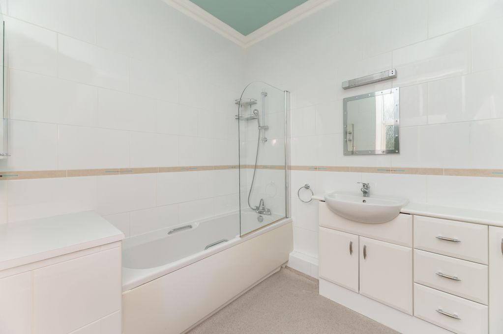Additional image 16 of 4 bed flat for saleLady Lane, Bingley, West Yorkshire BD16