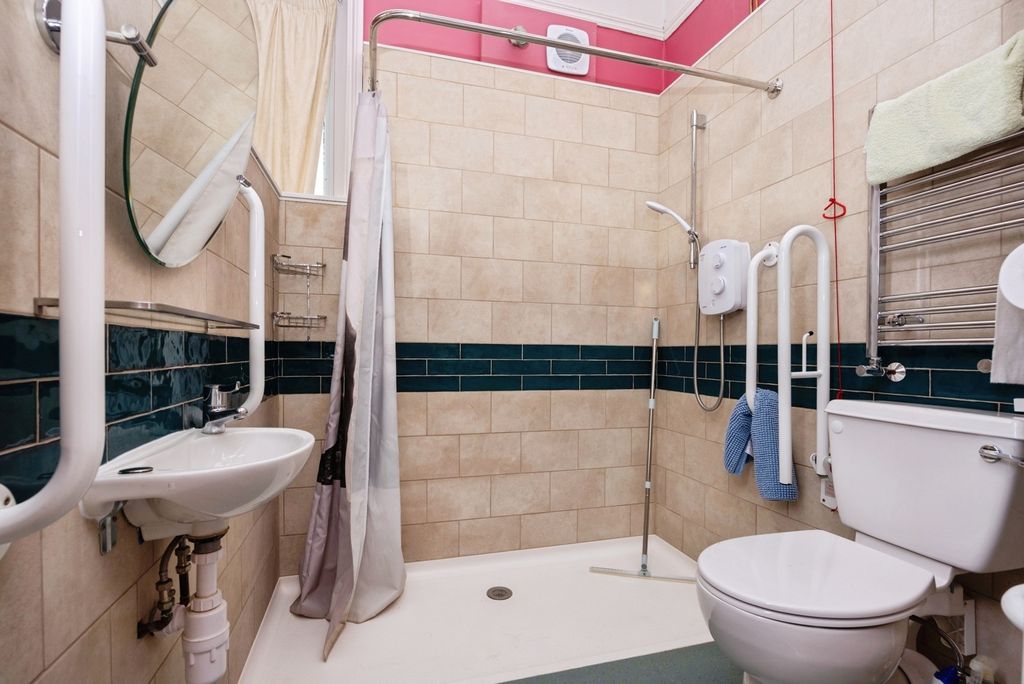 Additional image 15 of 7 bed detached house for saleCambridge Road, Aldershot, Hampshire GU11