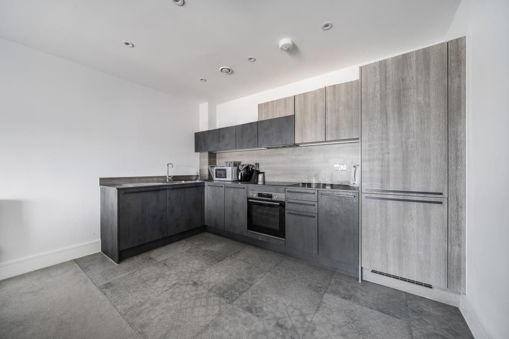 Additional image 7 of 3 bed flat for saleGreen Park Village, Reading, Berkshire RG2