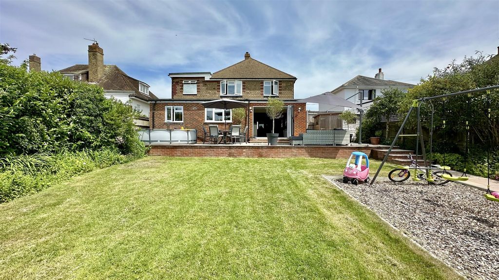 5 bed detached house for saleHastings Road, Battle TN33