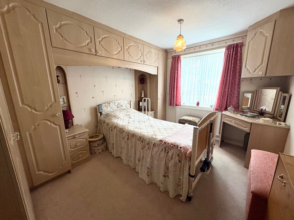 Additional image 6 of 2 bed flat for saleHenmore Place, Ashbourne DE6