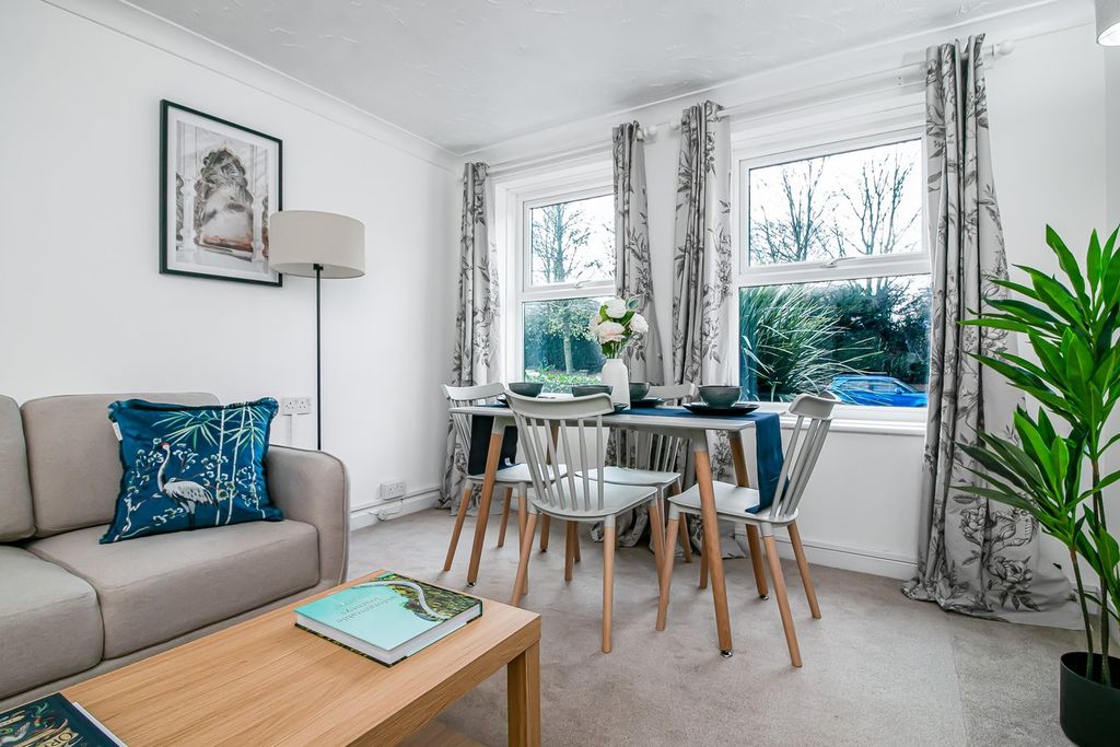 Additional image 2 of 2 bed property for saleElmwood Court, High Street, Baldock SG7