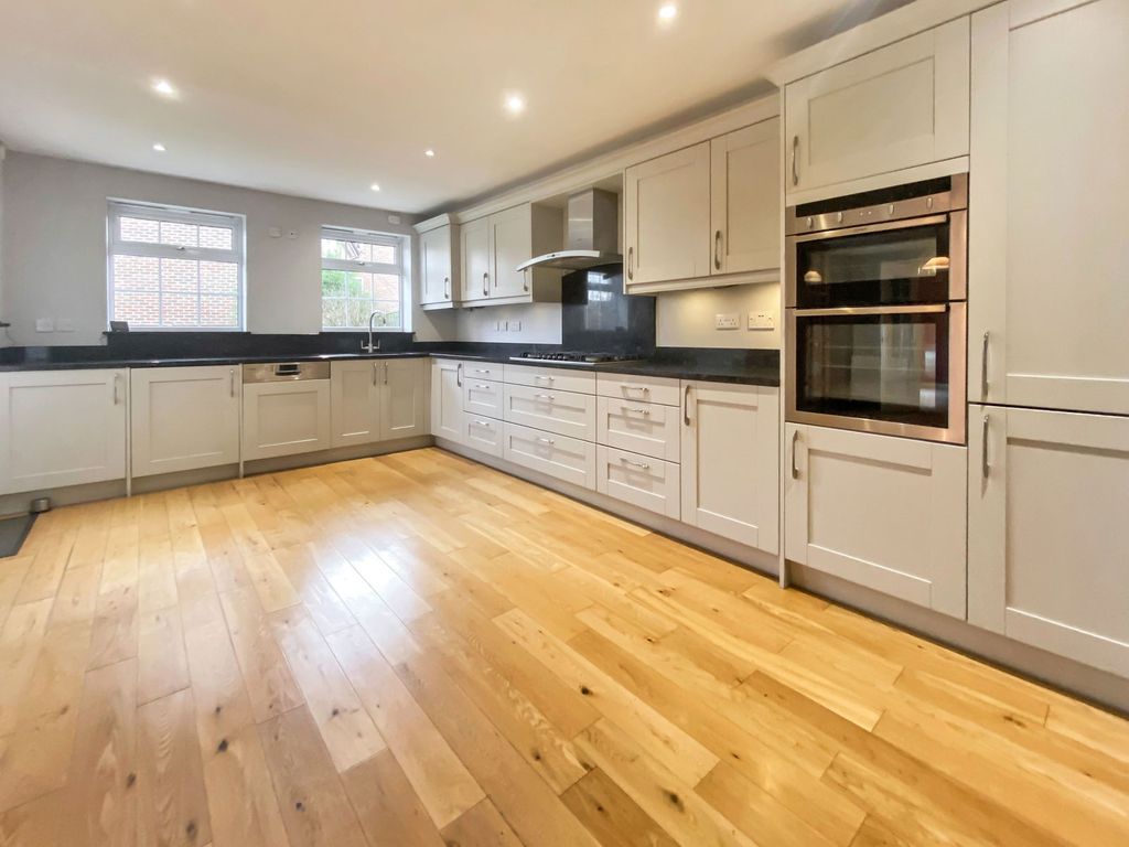 Additional image 3 of 5 bed detached house for saleAspen Drive, Ashford, Kent TN23
