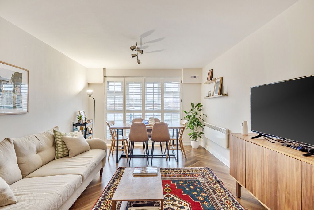 Additional image 8 of 2 bed flat for saleGoldsworth Road, Woking GU21