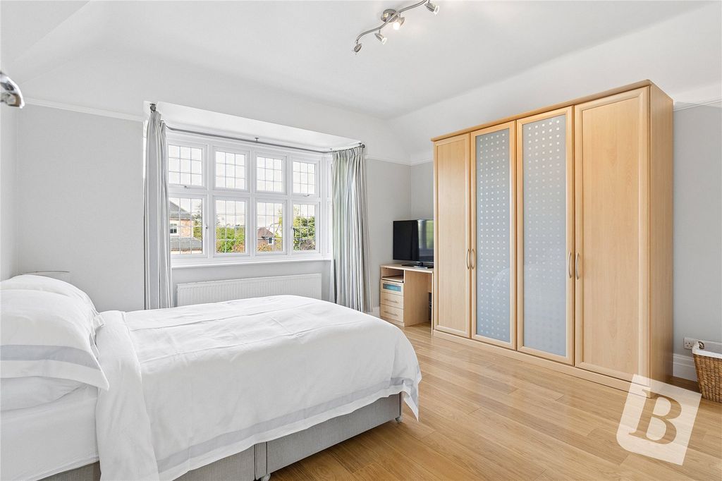 Additional image 18 of 6 bed detached house for saleElm Grove, Emerson Park RM11