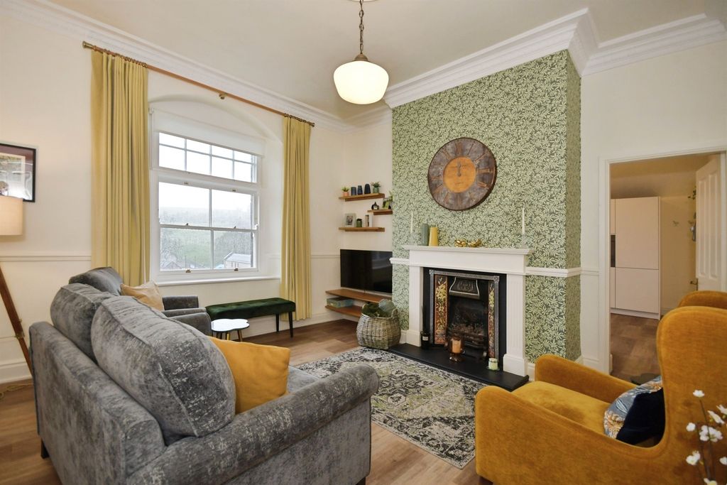 2 bed flat for saleCastle Drive, Bakewell DE45 photo 4