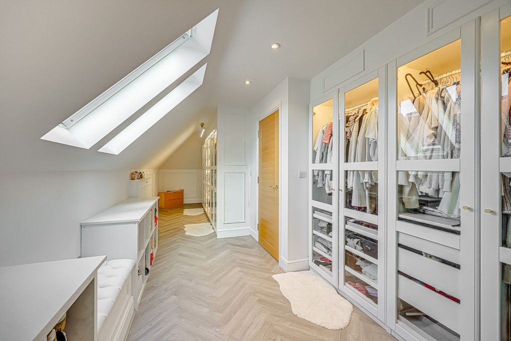 Additional image 34 of 5 bed detached house for saleSwale Road, Benfleet SS7
