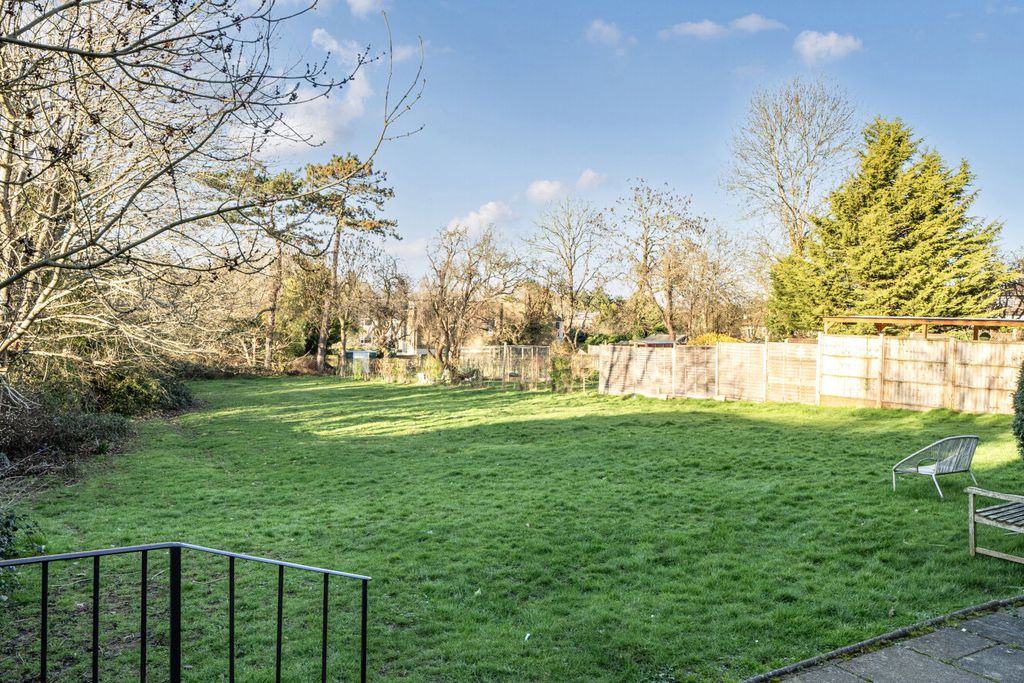 Additional image 12 of 2 bed flat for saleBromley Road, Beckenham BR3