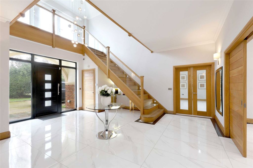Additional image 4 of 6 bed detached house for salePenn Road, Knotty Green, Beaconsfield, Buckinghamshire HP9