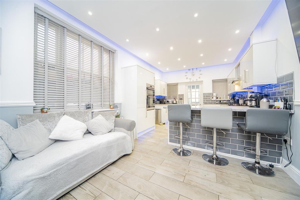 Additional image 15 of 4 bed terraced house for saleCharles Place, Barry CF62