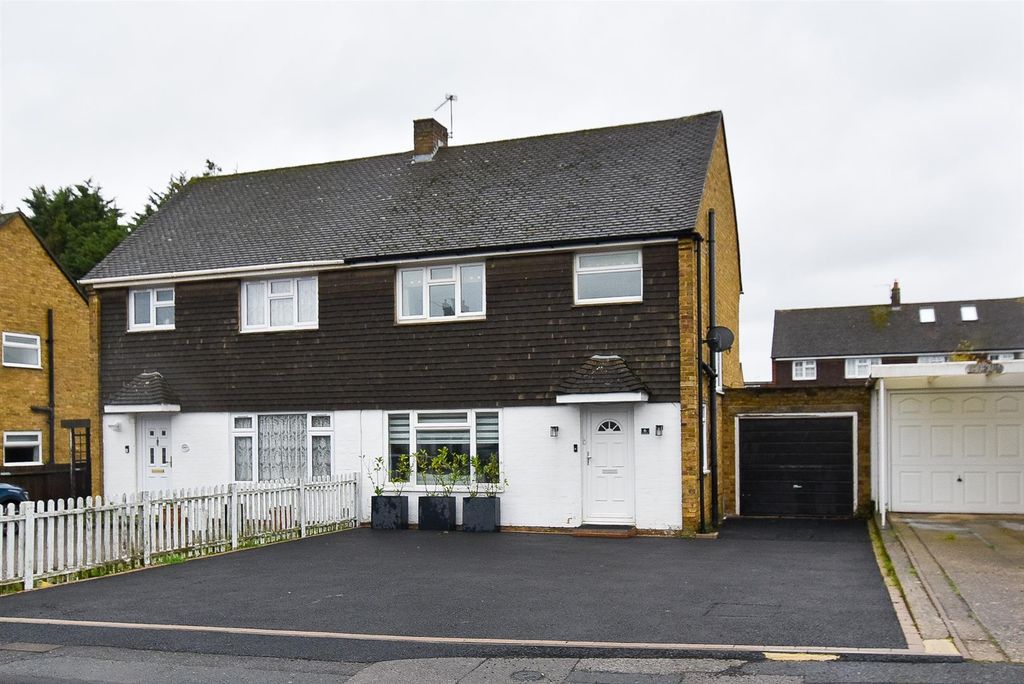 3 bed semi-detached house for saleRowan Close, Aylesford ME20