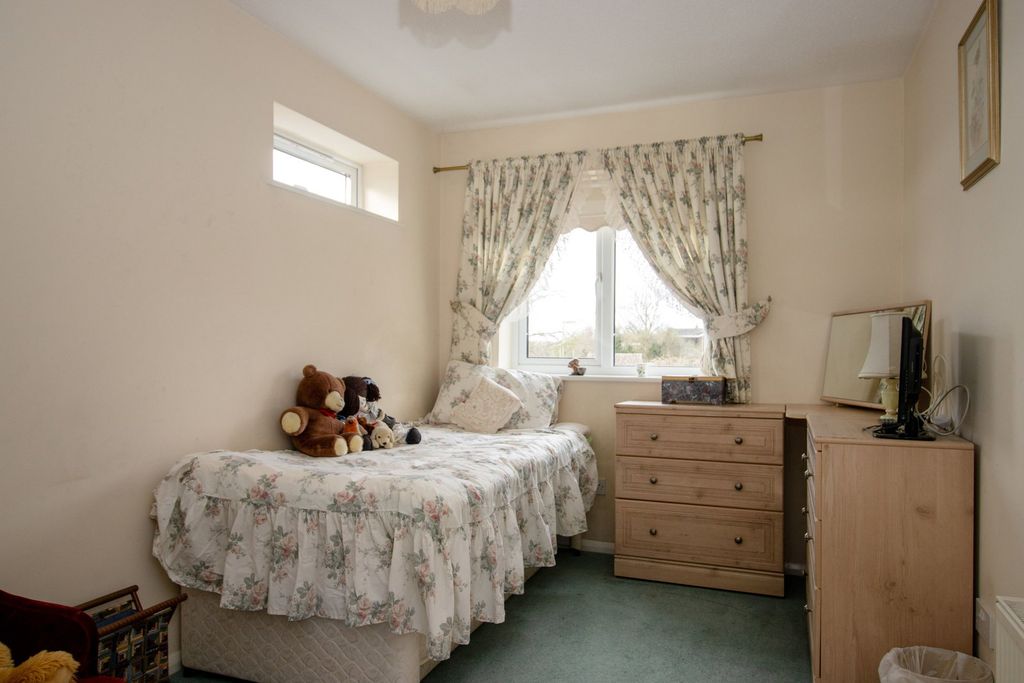 Additional image 9 of 4 bed detached house for saleOrchard Close, Alresford SO24