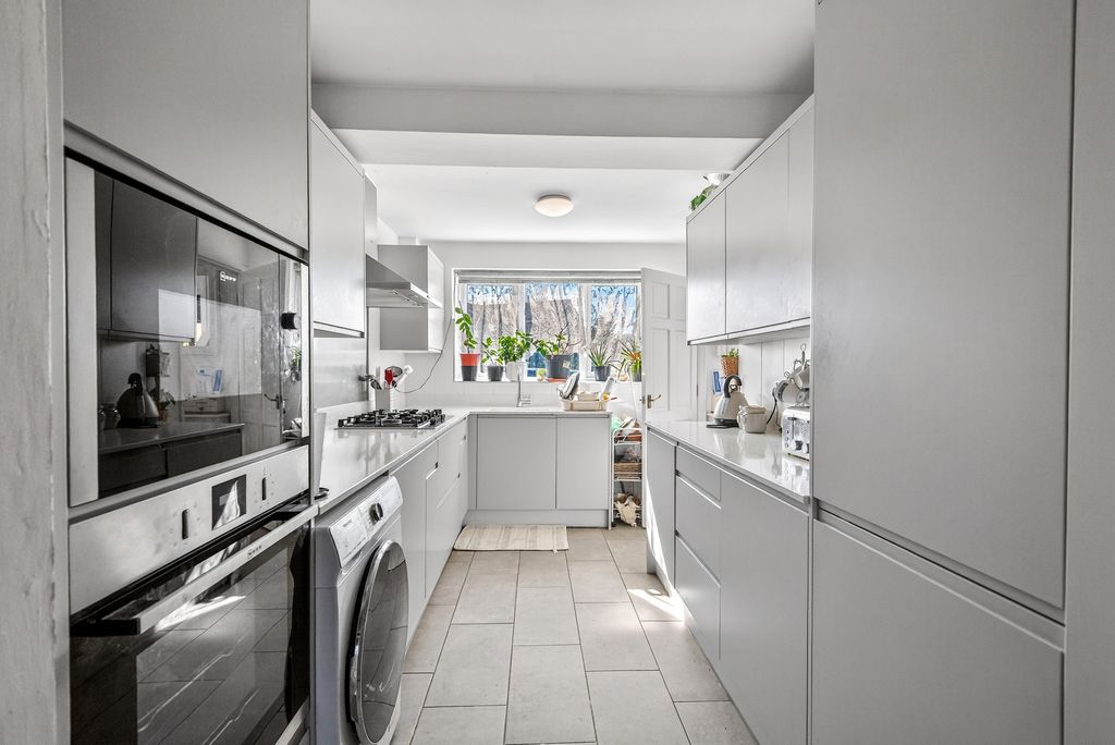 Additional image 4 of 4 bed detached house for saleBeech Avenue, Biggleswade SG18