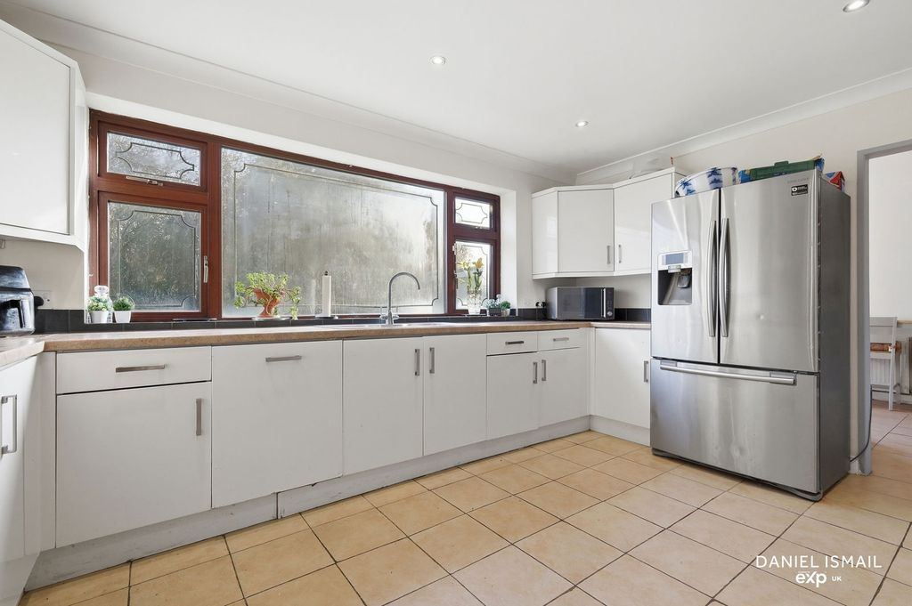 Additional image 5 of 8 bed detached house for saleWelbeck Drive, Langdon Hills, Basildon SS16