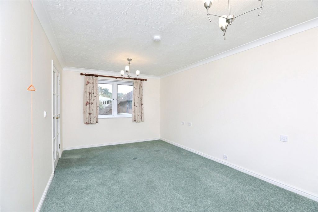 Additional image 8 of 1 bed flat for saleWoodlands Court (Chatham), Chatham ME5