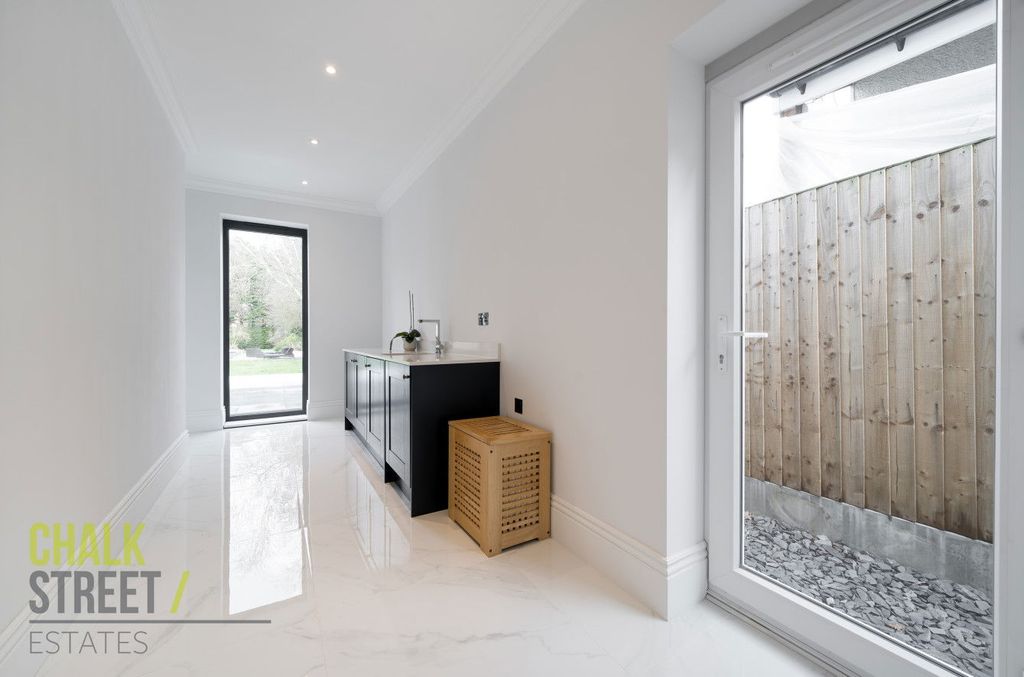 Additional image 10 of 5 bed detached house for saleWoodlands Avenue, Emerson Park RM11