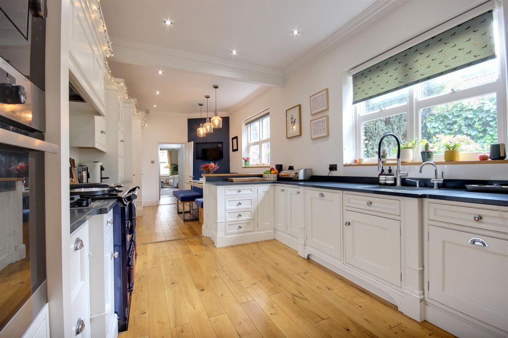 Additional image 6 of 4 bed terraced house for saleLairgate, Beverley HU17