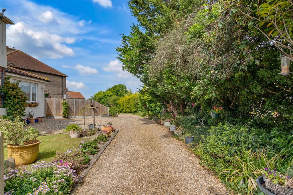 Additional image 37 of 4 bed semi-detached house for saleUpper Avenue, Halesworth IP19