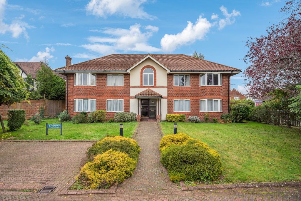 2 bed flat for saleHyrons Court, Orchard Lane, Amersham HP6