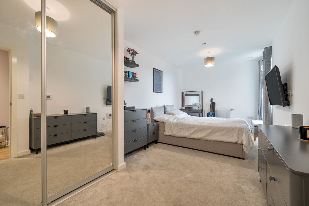 Additional image 7 of 2 bed flat for saleRegal Walk, Bexleyheath DA6