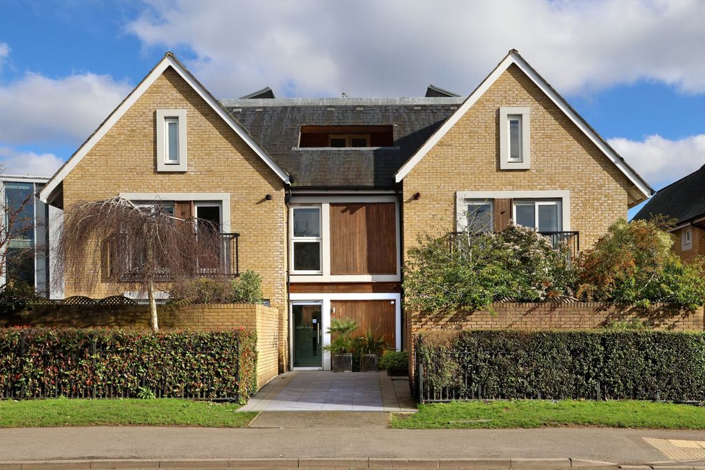 Additional image 13 of 2 bed flat for saleStation Road, Beaconsfield, Buckinghamshire HP9