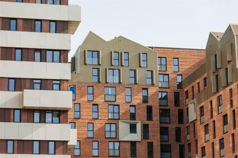Kampus, Piccadilly M1