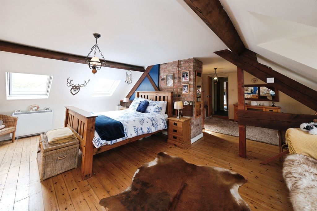 Additional image 10 of 3 bed barn conversion for saleBrooklet Farm, Castle Donington, Derby DE74