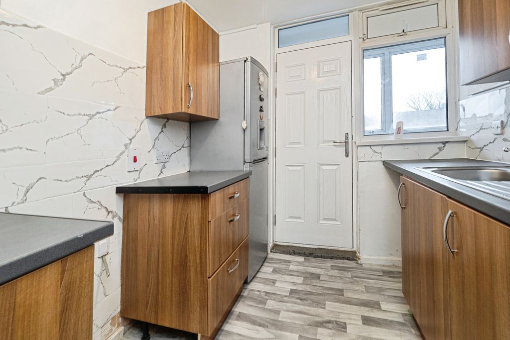 Additional image 6 of 2 bed flat for saleMelville Street, Hull HU1