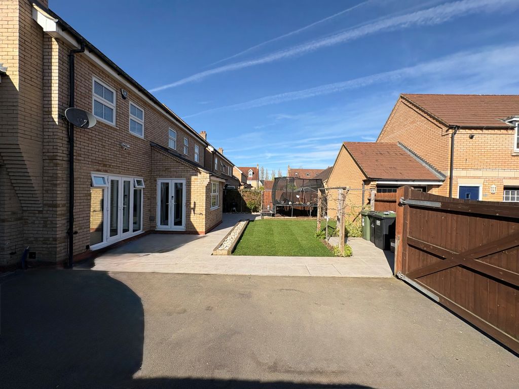 Additional image 17 of 5 bed detached house for saleDevon Drive, Biggleswade SG18