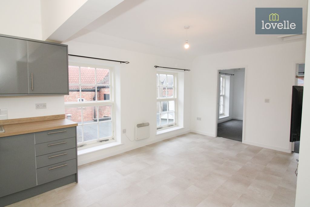2 bed flat for saleMercer Row, Louth LN11