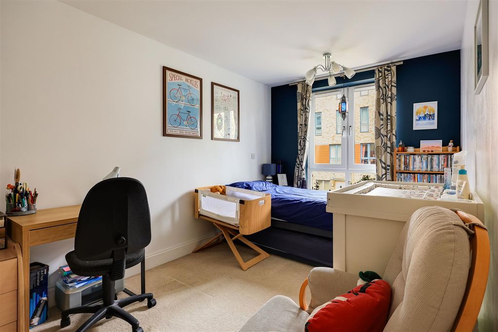 Additional image 9 of 2 bed maisonette for salePepys Court, Cambridge CB4