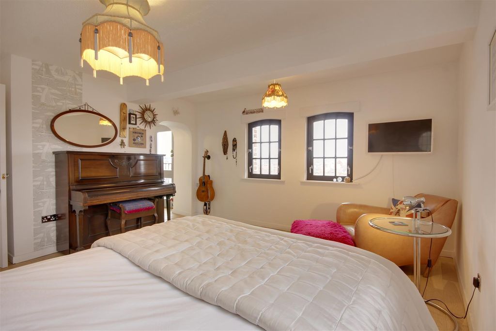 Additional image 7 of 1 bed flat for saleKingston Street, Hull HU1