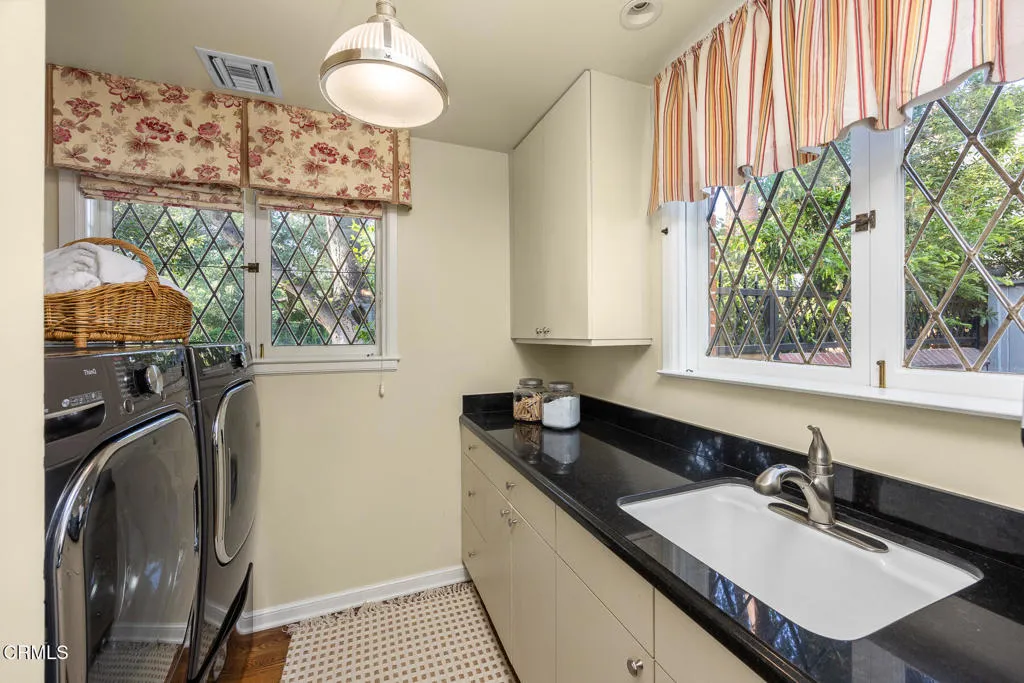 Additional image 101 of 555 Meadow Grove Street, La Canada Flintridge, CA 91011
