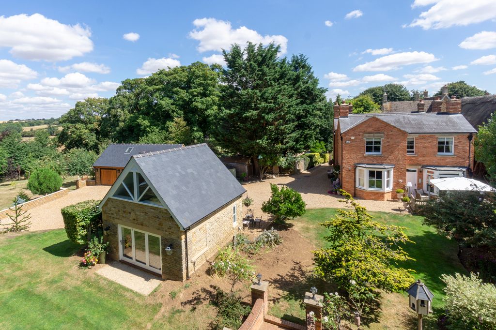 4 bed detached house for saleOverthorpe, Banbury, Oxfordshire OX17