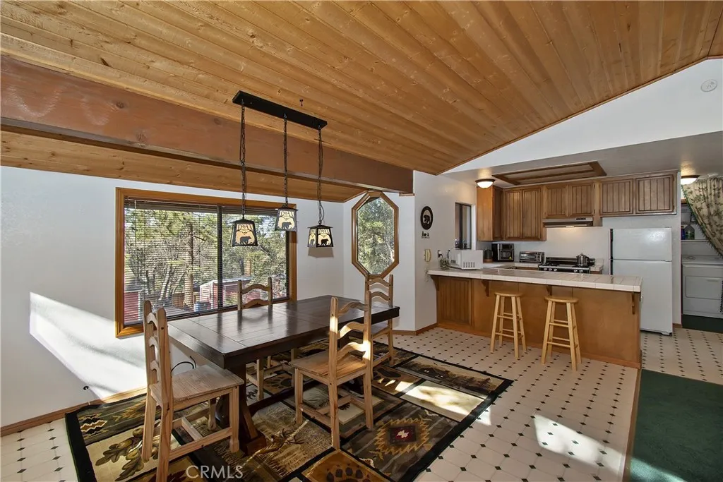 Additional image 48 of 843 Victoria Ln, Sugarloaf, CA 92386