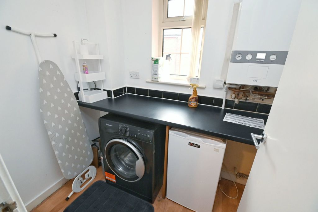 Additional image 9 of 2 bed flat for saleAshram Court, Barnsley S70