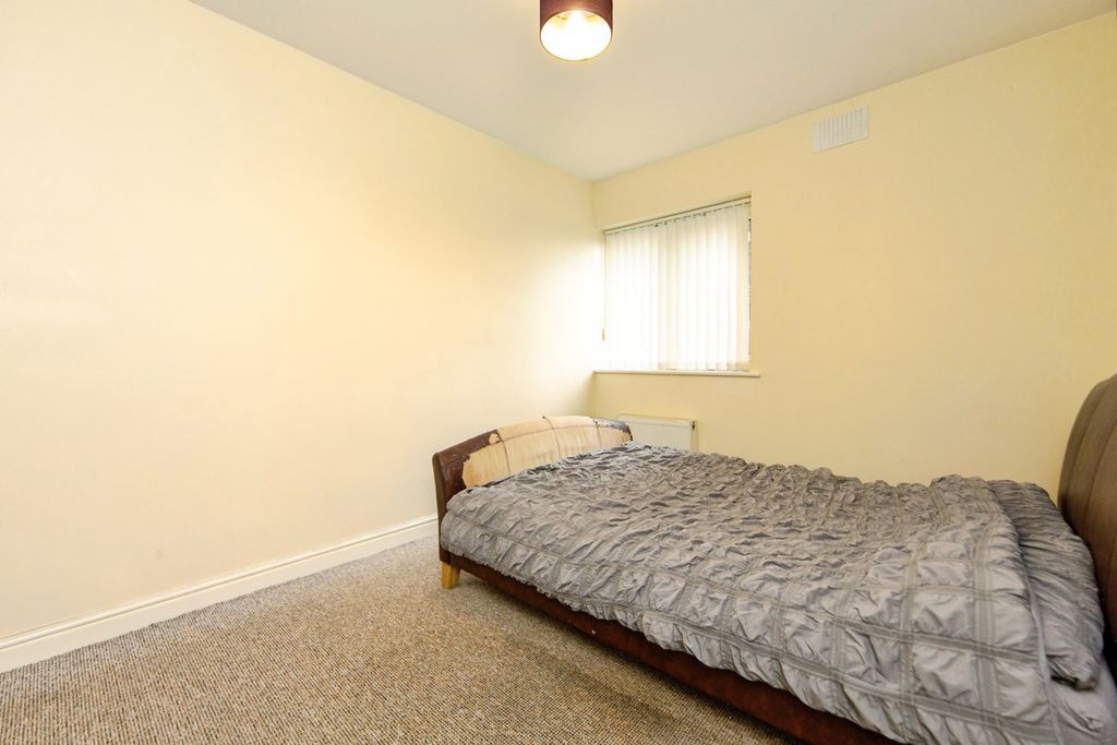 Additional image 8 of 2 bed flat for saleNew Chester Road, Birkenhead CH42