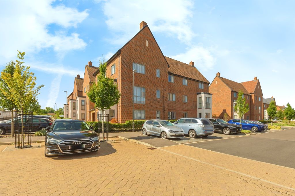 Additional image 13 of 2 bed flat for salePurssell Road, Weston Turville, Aylesbury HP22