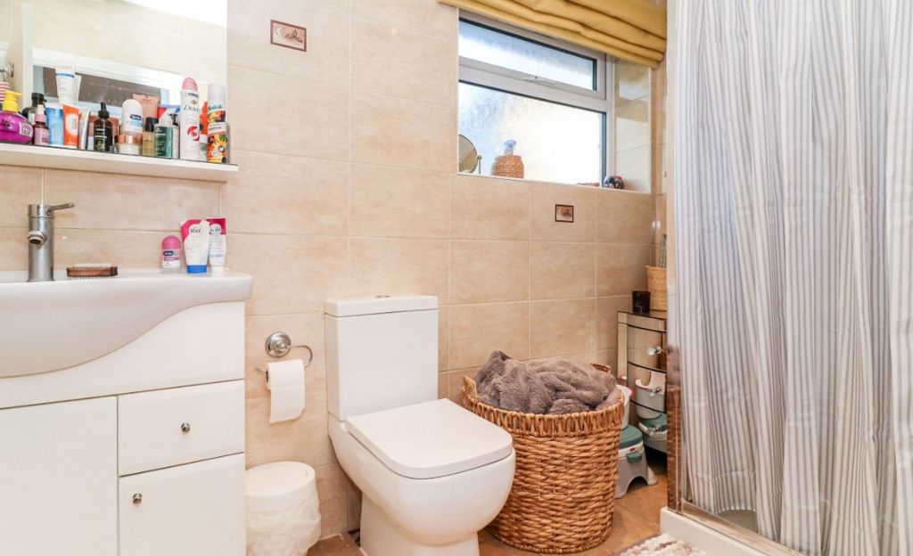 Additional image 15 of 3 bed bungalow for saleGallows Hill Lane, Abbots Langley WD5
