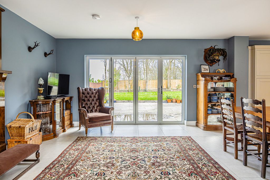Additional image 19 of 4 bed detached house for saleThe Brackens, Benfleet SS7
