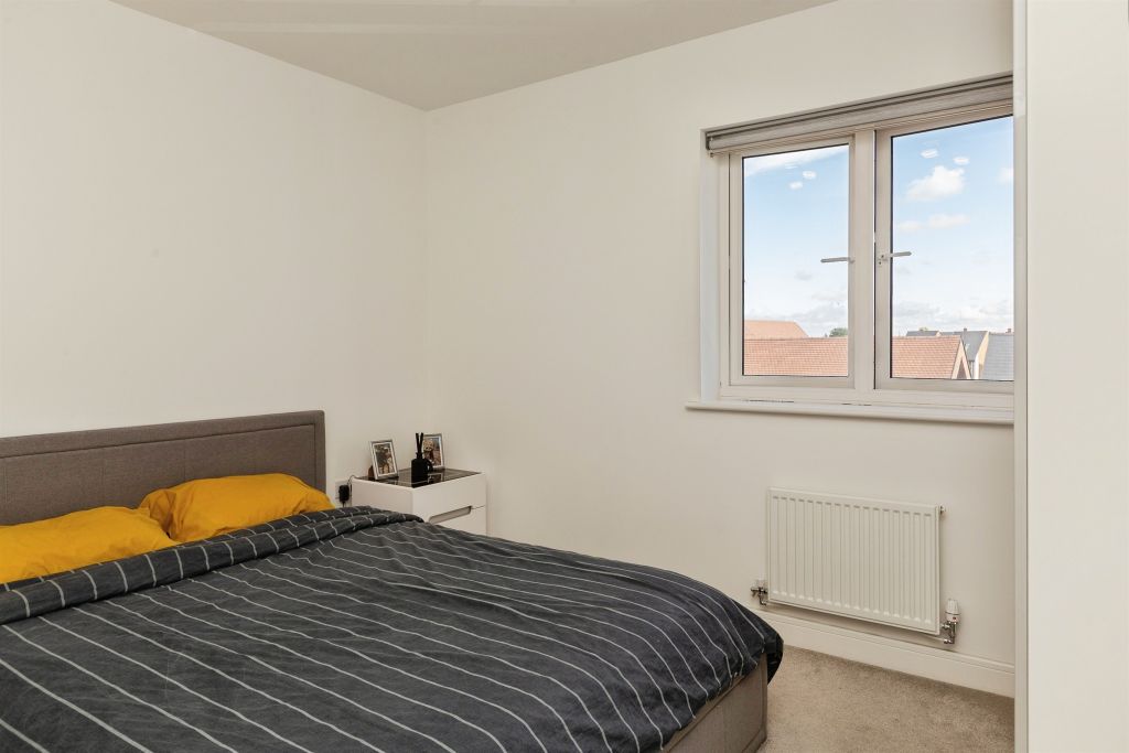 Additional image 6 of 2 bed flat for salePurssell Road, Weston Turville, Aylesbury HP22