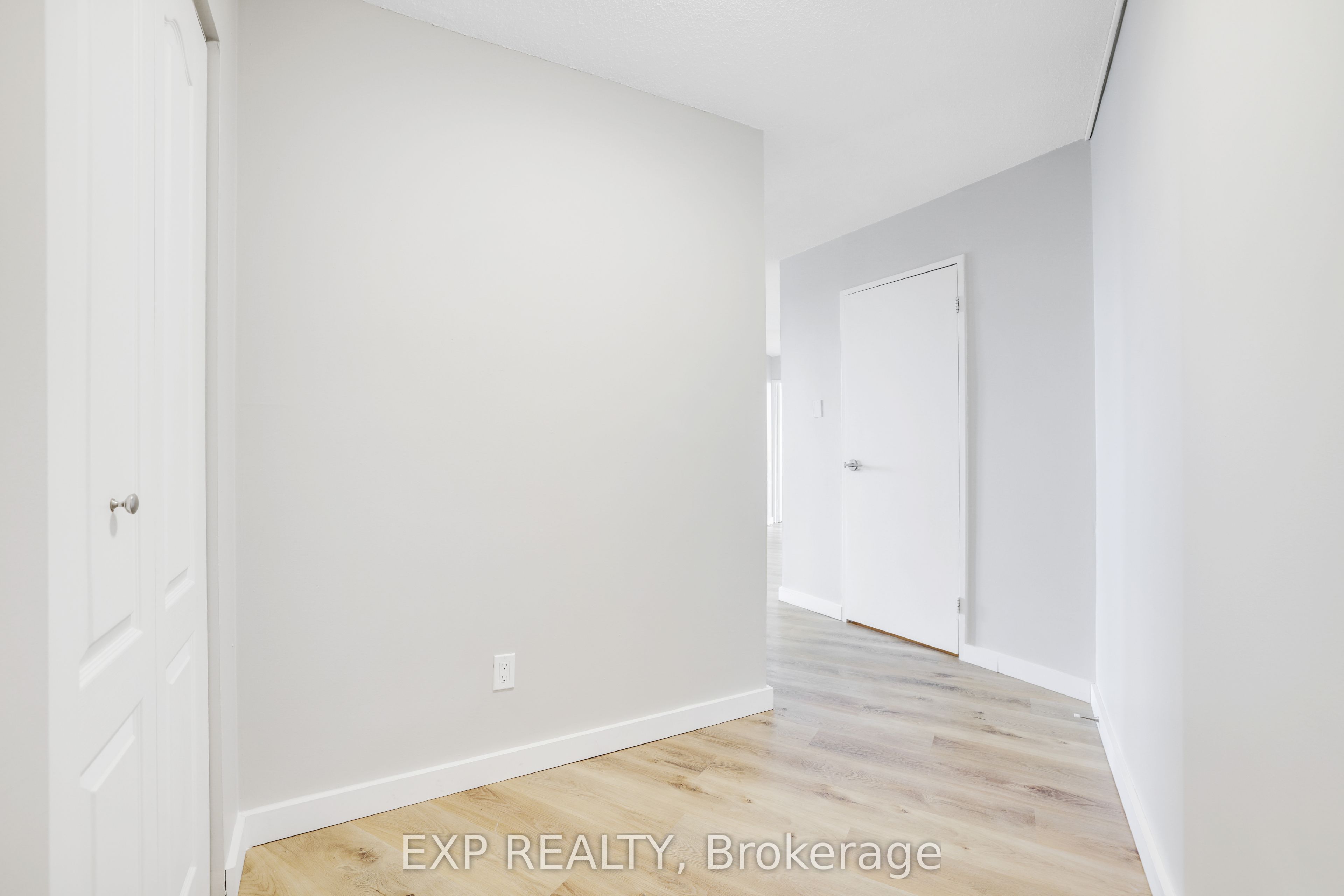 Additional image 2 of 1380 Prince Of Wales Drive, Ottawa, ON, K2C 3N2