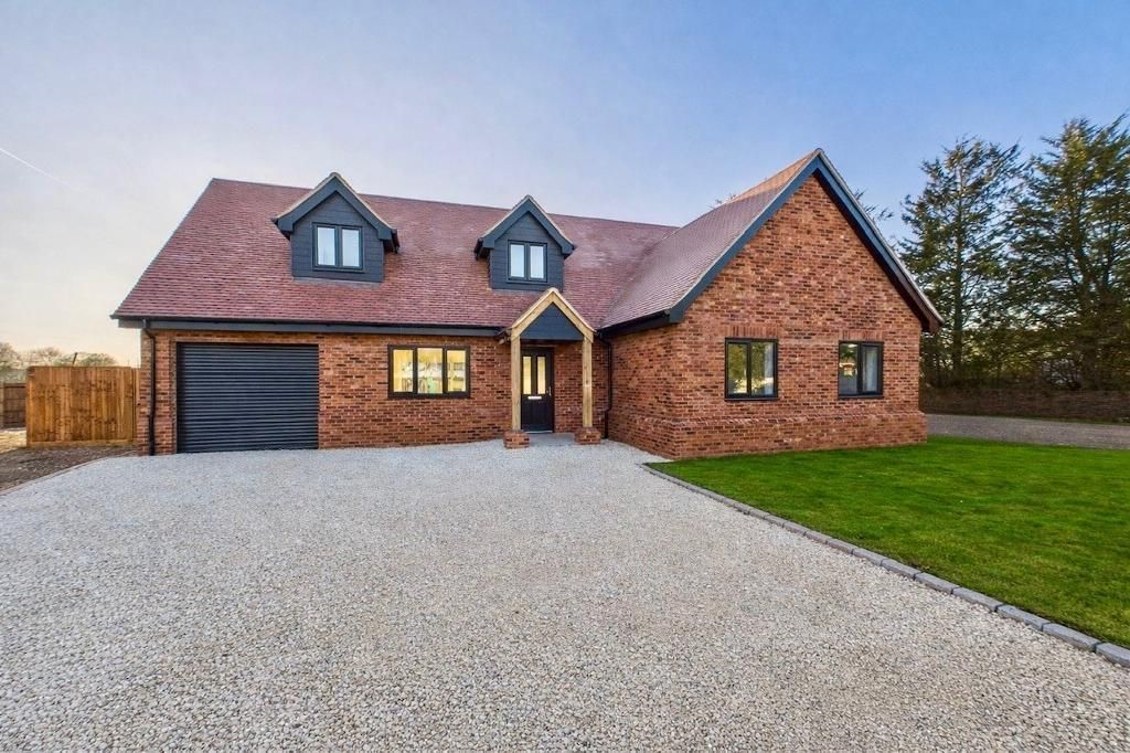 4 bed detached house for saleNorthlands Approach, Langdon Hills, Basildon, Essex SS16