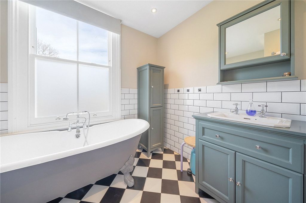 Additional image 8 of 4 bed semi-detached house for saleBarnmead Road, Beckenham BR3