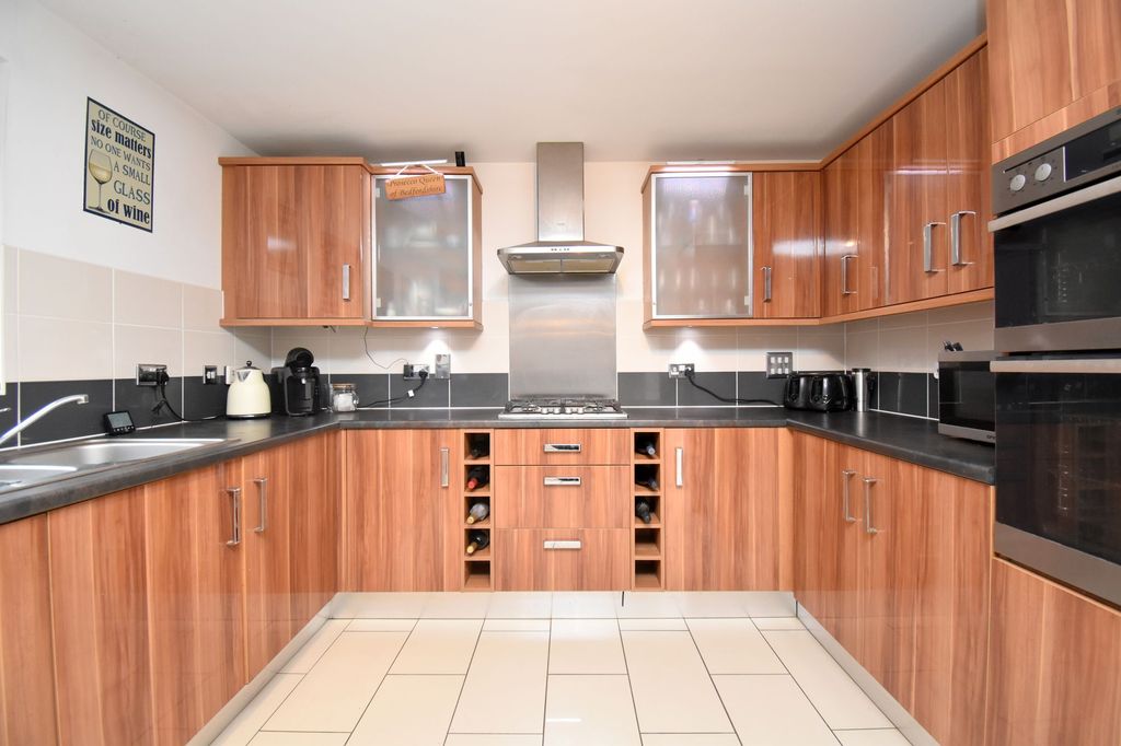 Additional image 6 of 5 bed detached house for saleBose Avenue, Biggleswade SG18